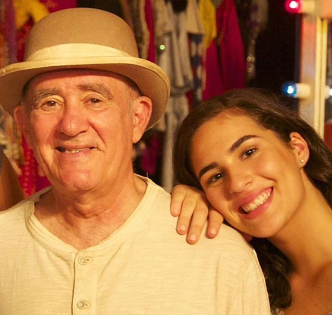 Renato Aragão comemora reencontro com a filha Livian Aragão em vídeo engraçado, veja!