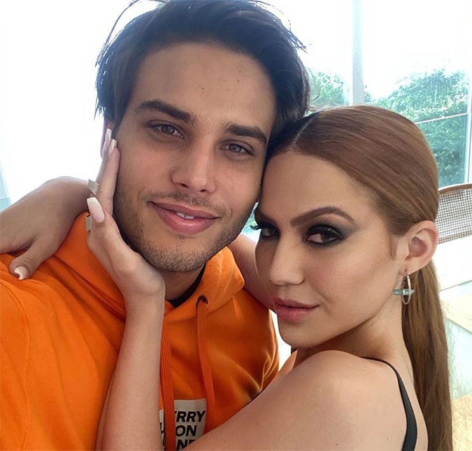 Jonathan Couto publica texto misterioso, exclui informação de que é casado com Sarah Poncio e internautas especulam: <I>Separação?</I>