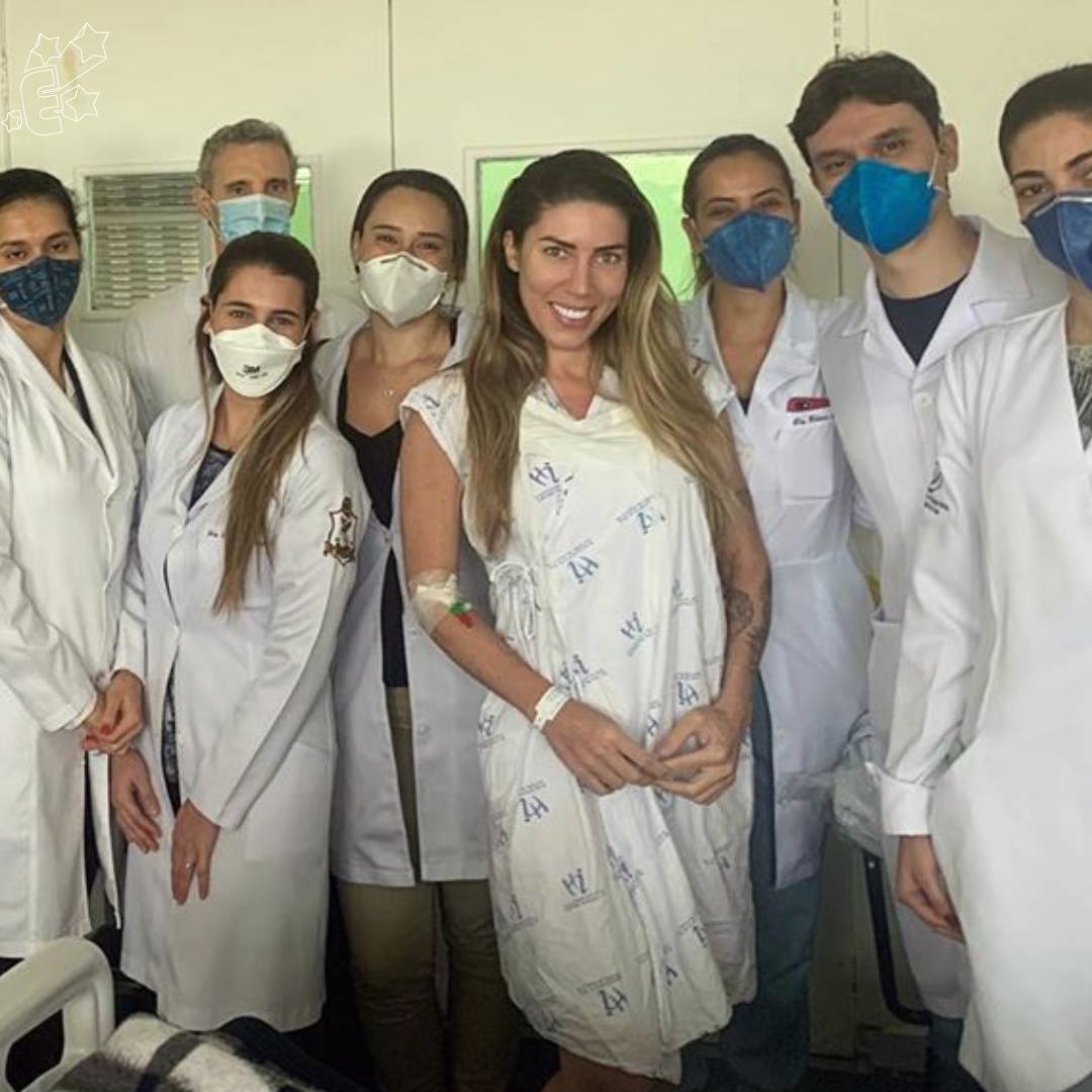 Tati Minerato comemora alta do hospital após 11 dias internada por complicação em lipoaspiração