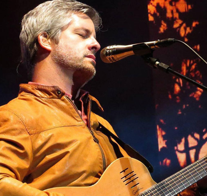 Victor Chaves, após três anos de acusação de agressão contra à mulher grávida, declara: <i>Quase tirei minha vida</i>