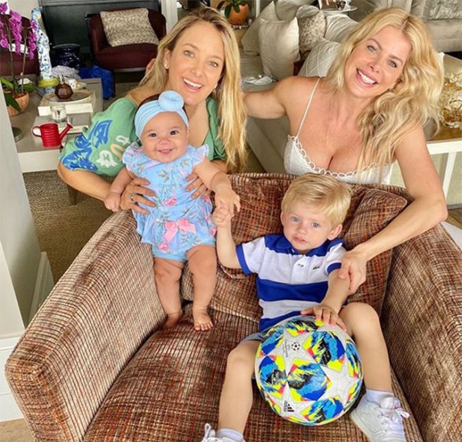 Karina Bacchi e Ticiane Pinheiro são amigas desde que estrelaram juntas o reality show Simple Life, e parece que agora estão passando a amizade para a próxima geração - Manuella, filha de Tici, e Enrico, filho de Karina, já se dão muito bem!
