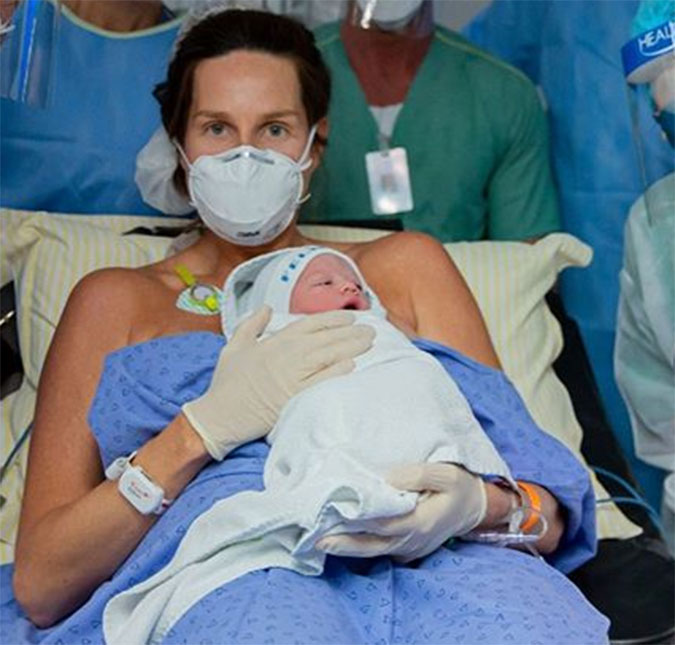 Com coronavírus, Mariana Weickert revela que ainda não beijou e abraçou o filho: - <I>Louca para encher de carinho</I>