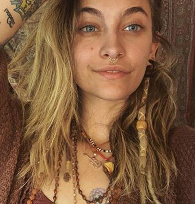 Paris Jackson revela que tentou suicídio <I>várias vezes</I> após a morte de Michael Jackson