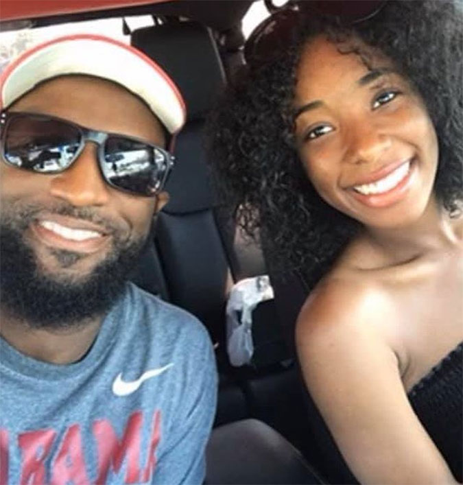 Comediante Rickey Smiley comemora recuperação da filha após ser baleada em tiroteio: - <I>Está se sentindo bem melhor</i>