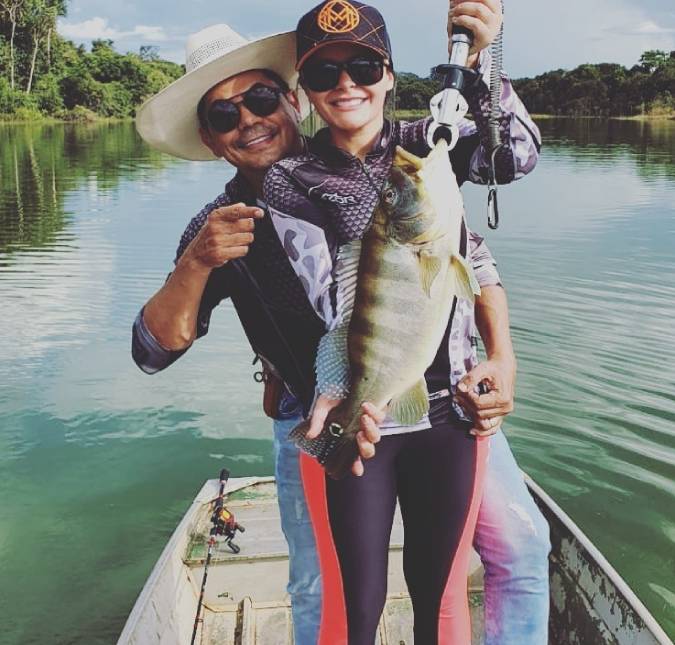 Maraisa e cantor Fabricio Marques reatam namoro