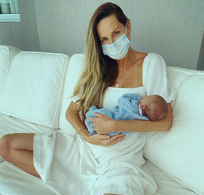 Com um filho de três meses, Mariana Weickert revela ainda não beijou o bebê sem o uso da máscara