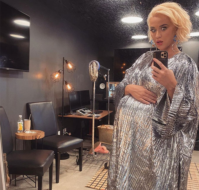Katy Perry revela quantos quilos engordou na gravidez e diz que Orlando Bloom é o único que consegue lidar com sua depressão; confira!