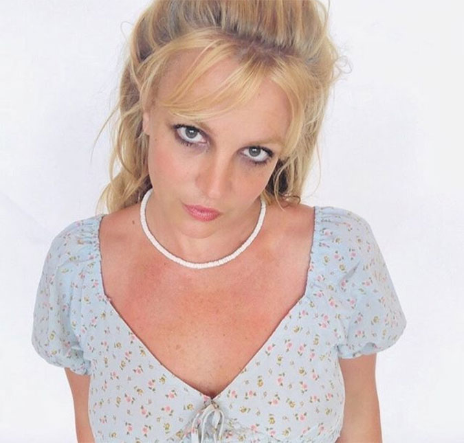 Britney Spears posta sobre isolamento e fãs voltam a conspirar sobre sua saúde mental: <I>Definitivamente tem algo rolando com você</I>