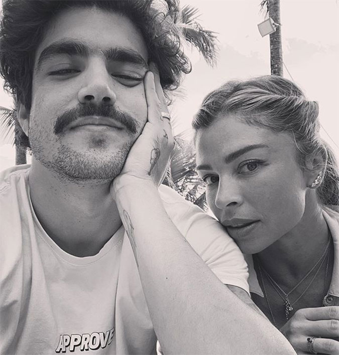 Grazi Massafera ganha serenata de Caio Castro; assista ao vídeo!