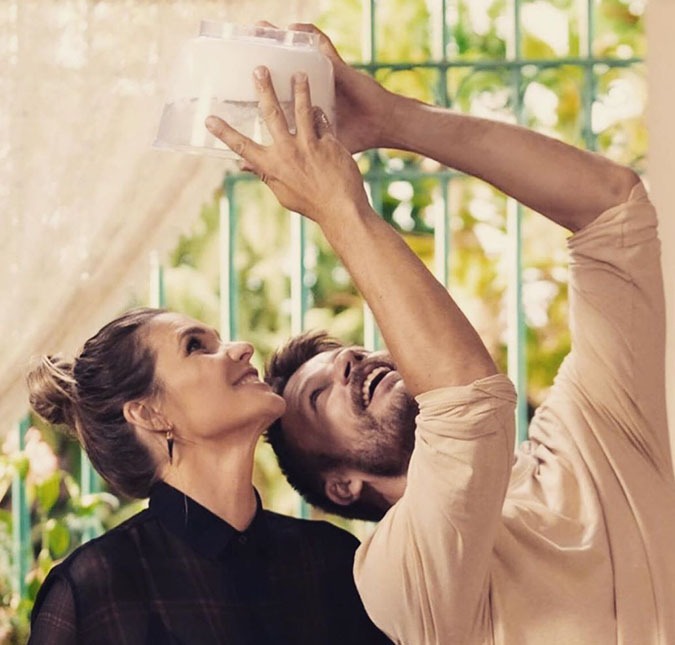 Fernanda Lima relembra participação no programa de culinária de Rodrigo Hilbert e internautas elogiam: <i>São um casal tão lindo</i>