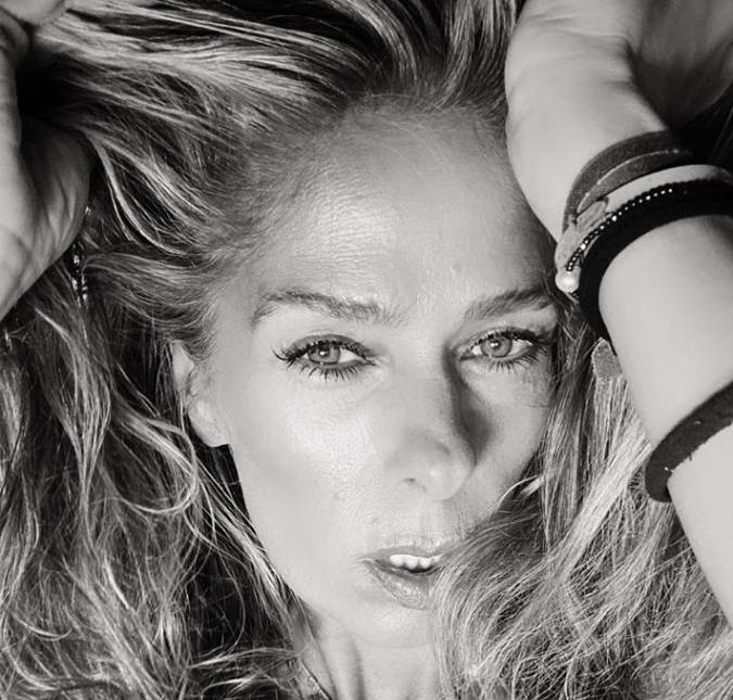 Adriane Galisteu relembra icônico ensaio nua 25 anos atrás: <I>Fiz por dinheiro - vivia de favor na época</i>