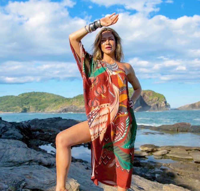 Depois de todo esse estresse, é claro que Luana não deixou de alfinetar Scooby. Depois que um seguidor perguntou se a atriz achava o mundo de Pedro fantástico, em referência ao nome do canal do surfista, O Fantástico Mundo de Scooby, ela ironicamente respondeu: Acho sim. Desafia a morte, viaja o mundo... Na próxima vida eu quero vir surfista. Mas mulher, é claro.