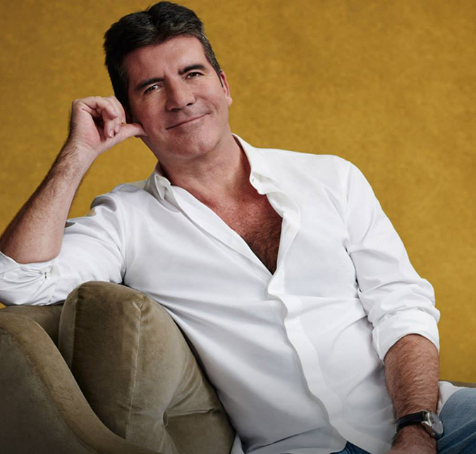 Simon Cowell cai de bicicleta, passa por cirurgia e por pouco não fica paralítico