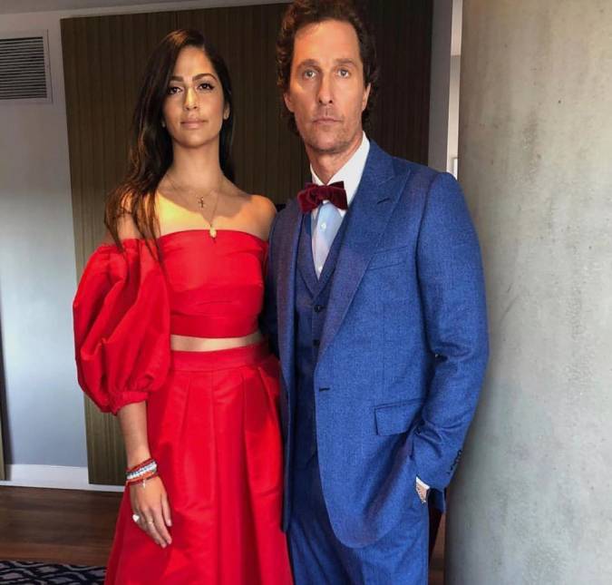 Matthew McConaughey, casado com Camila Alves, manda mensagem para brasileiros na pandemia: <I>Mantenham-se firmes</i>