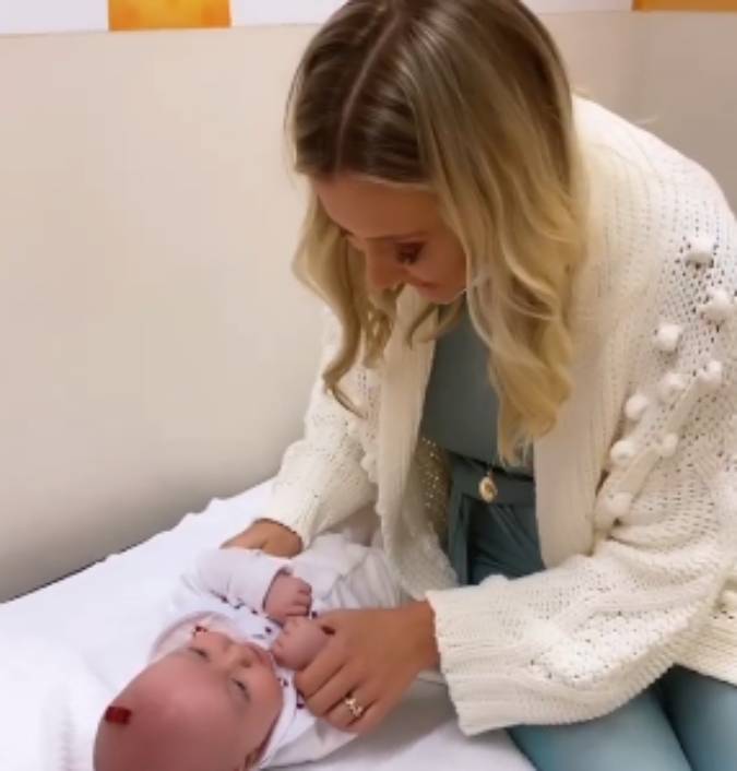 Ana Paula Siebert vacina Vicky e desabafa: <i>- Ela gritou tão sofrido</i>