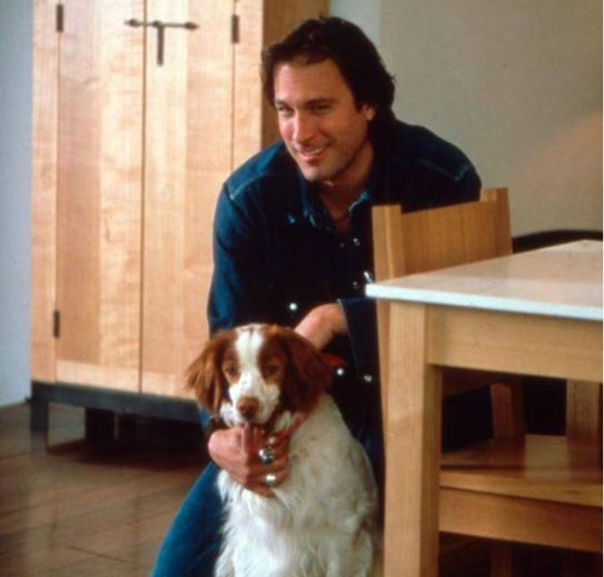 O primeiro cachorro que interpretou Pete estava com medo de John Corbett, então eles tiveram que comprar um novo cachorro. O primeiro cachorro que interpretou Pete estava com medo de John Corbett, então eles tiveram que comprar um novo cachorro.