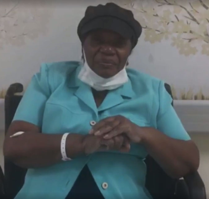 Após quatro dias, Neusa Borges recebe alta de hospital público na Bahia: <I>- Nunca soube que ia importar tanto</I>