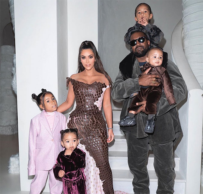 Após polêmica, Kanye West retorna para casa da família em Los Angeles: - Ele realmente sentiu falta das crianças - Estrelando