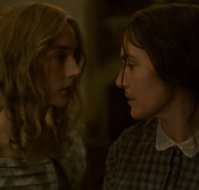 Kate Winslet e Saoirse Ronan formam par romântico em filme de época. Veja o <i>trailer</i>