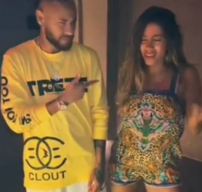 Anitta e Neymar fazem dancinha juntos em Ibiza: <I>Só quem tem a ginga</i>