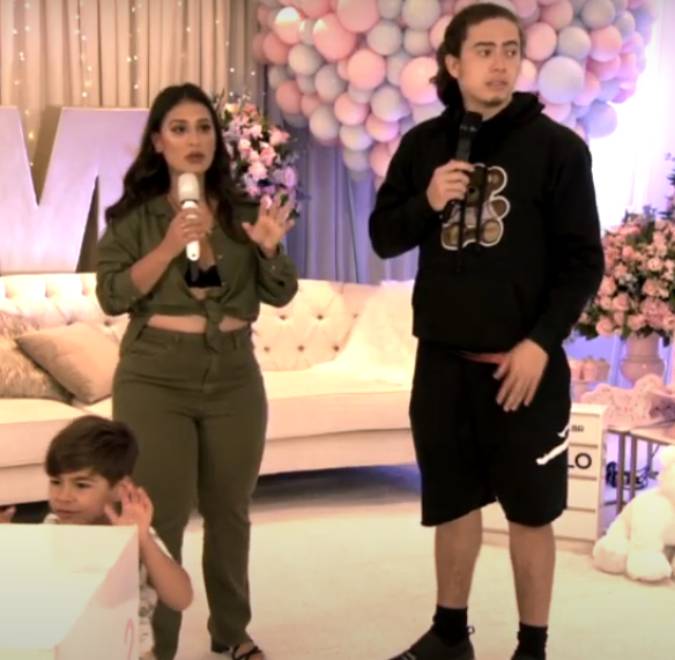Simone e Whindersson Nunes explicam ausência de Tirullipa em chá-revelação dela: <I>Hoje abraçou nosso amigo Wesley Safadão, que está com Covid</i>