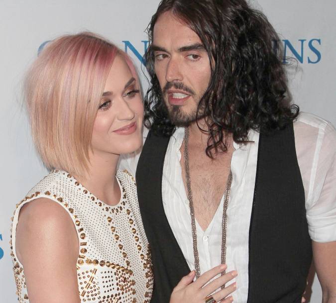 Katy Perry fala sobre casamento com ex, Russell Brand, que terminou com ela por mensagem: <I>Foi como um tornado</i>