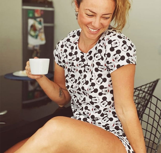 Paolla Oliveira posa de pijama e brinca: <i>Para o dia inteiro</i>
