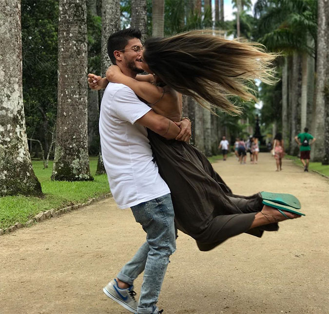 Arthur Aguiar escreve homenagem para Mayra Cardi no dia do aniversário dela: <I>Ela é incrível e faz falta</I>