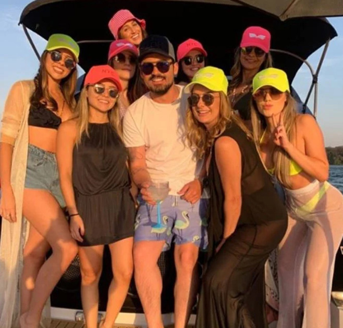 Nem sinal de Maiara! Fernando Zor passa o fim de semana em um barco lotado de mulheres