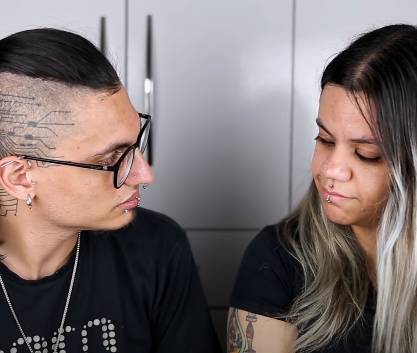 Youtuber perde 10 anos de memórias após crise de ansiedade: <I>Decidi seguir em frente</i>