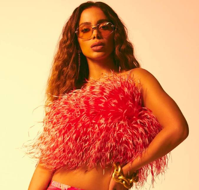 Em entrevista, Anitta fala sobre suas celulites: “Não acho bonito