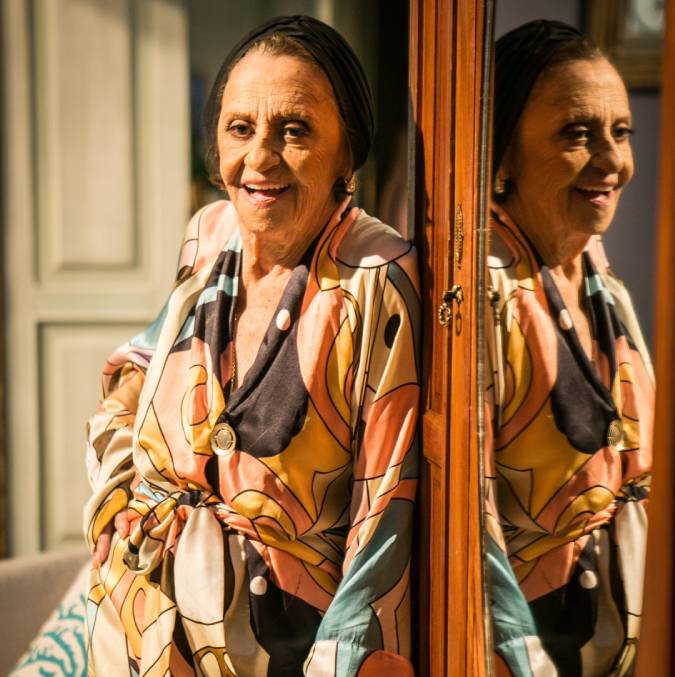 Laura Cardoso faz 93 anos de idade e dispara: <I>Não vou parar nunca, aposentadoria é um horror!</i>