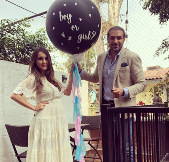 Dulce María entrega sexo do bebê em chá revelação e Anahí comenta: <i>Como você sonhou</i>