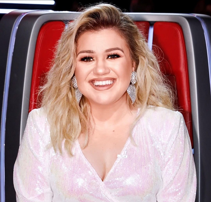 Kelly Clarkson abre o jogo sobre como está lidando com o divórcio: <i>- Minha vida tem sido uma lixeira</i>