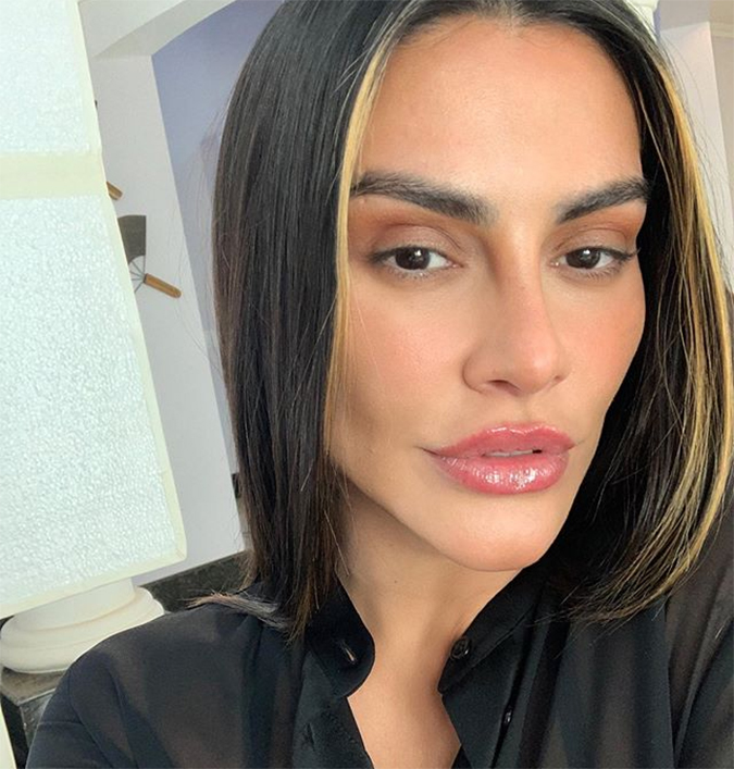 Cleo revela que tratamento contra bruxismo mudou o seu rosto: - <I>Gostei muito</i>