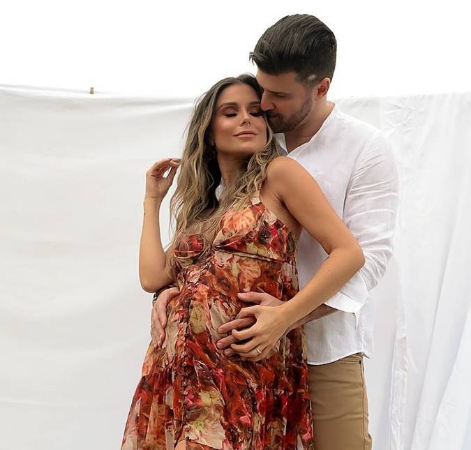 Flávia Viana anuncia que pode dar à luz a qualquer momento: <i>A bolsa estourou!</i>