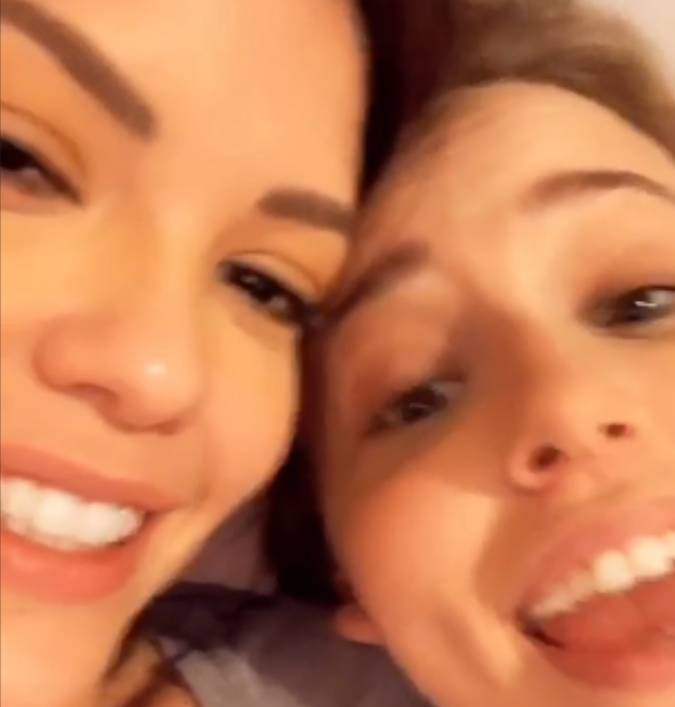 Vitória Strada comemora reencontro com Marcella Rica: <I>- Meu amor chegou</i>