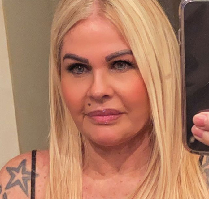 Monique Evans diz que está com <I>pneumonia por Covid-19</I>, e faz teste para a doença: <I>Espero que não piore</I>