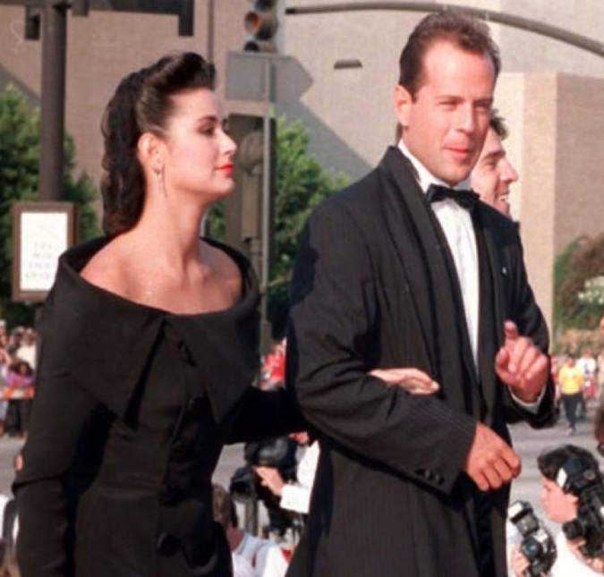 Demi Moore relembra tapete vermelho com o ex, Bruce Willis, em 1987: <I>Chegando com estilo</i>