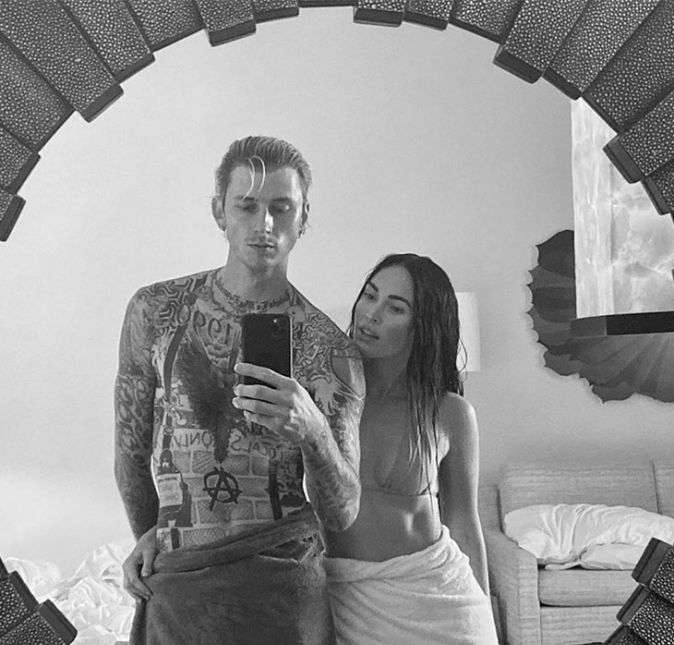 Já no dia 5 de agosto, foi a vez de Megan compartilhar uma foto com Kelly. Garoto dolorosamente bonito... Meu coração é seu, escreveu ela na legenda. Fofos, né?