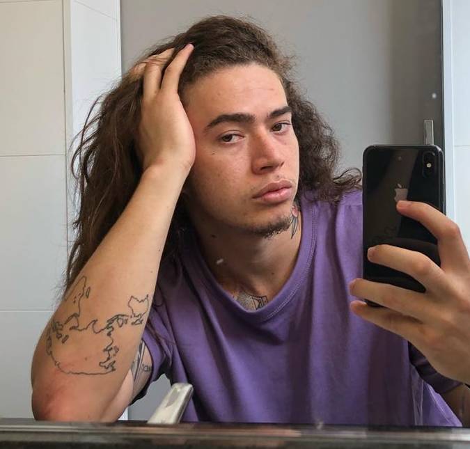 Whindersson Nunes diz que não <i>está bem</i> e faz desabafo: <i>Tenho saudade de quando eu era feliz o dia inteiro</i>