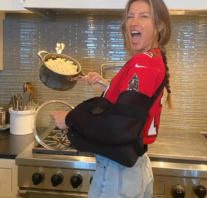 Gisele Bündchen explica uso da tipoia em foto: <i>Me recuperando de uma cirurgia no ombro</i>