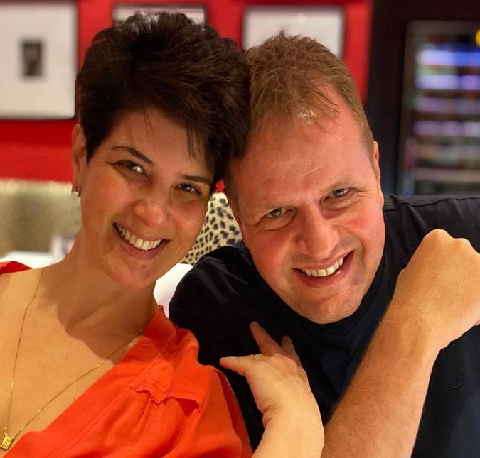 Mariana Godoy fala sobre o marido, que largou a batina por ela: <I>Ficou virgem até os 37 anos de idade</i>