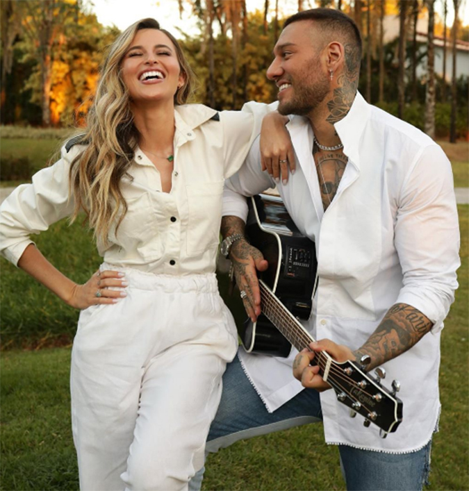 Lucas Lucco brinca com foto de Lorena e comenta que bebê já vai nascer com <I>FaceTune</i>