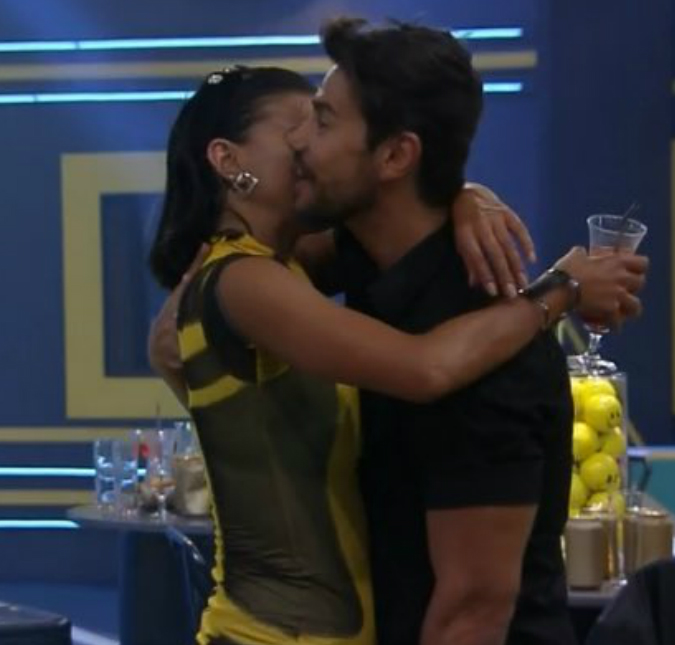 Durante a festa em <I>A Fazenda 12</i>, Jakelyne conta para Mariano que teve um sonho erótico, saiba mais!