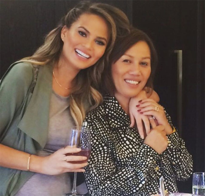 Mãe de Chrissy Teigen fala sobre perda de bebê da filha: <i>Meu coração dói</i>