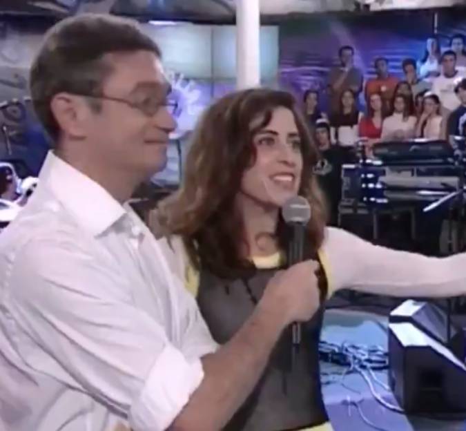 Vídeo de Fernanda Torres <I>doidona</i> viraliza na <I>internet</i> - mas ela já explicou essa história, confira!