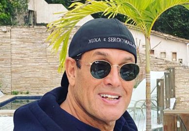 Sérgio Mallandro revela que foi vítima de golpe financeiro: <i>- Cai na pegadinha</i>