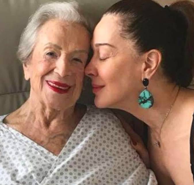 Claudia Raia faz homenagem emocionante para a mãe: <i>Foi a minha melhor professora na vida</i>