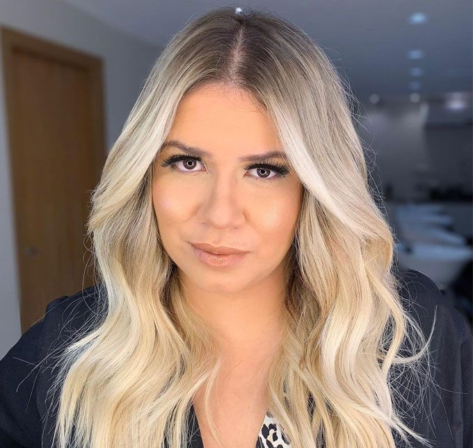 Marília Mendonça surpreende a <i>web</i> ao platinar ainda mais os cabelos: <i>Ser loira é maravilhoso</i>